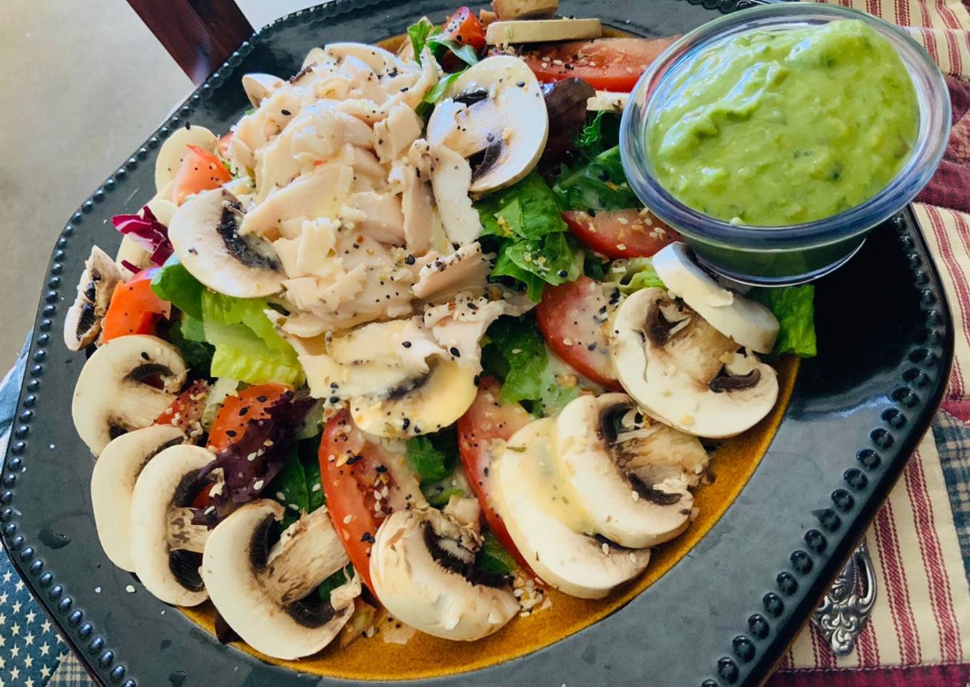 Ensalada de hojas mixtas con champiñones