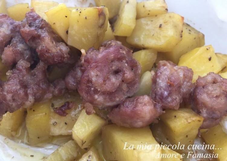 Patate a cubettini con salsiccia sbriciolata