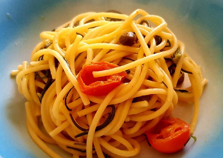 Spaghetti agretti pomodorini e capperi