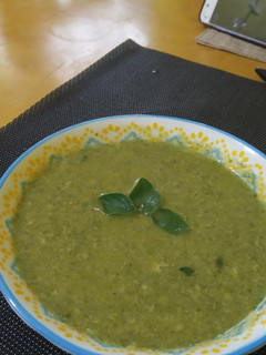 Una foto de Sopa crema de espinaca y cebolla