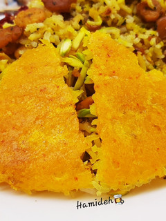 عکسی از دستور تهدیگ زعفرانی (Bottom of the pot)🌼