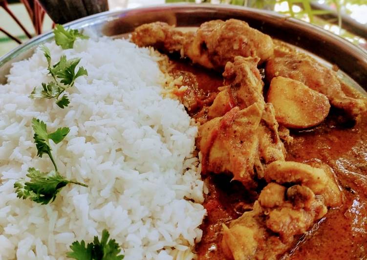 Chicken curry with white rice