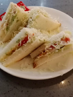 ચીઝ વેજ સેન્ડવીચ( Cheese Veg sandwich Recipe in Gujarati રેસીપી મુખ્ય ફોટો