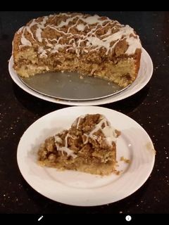 A picture of Apple Crumb Cake.