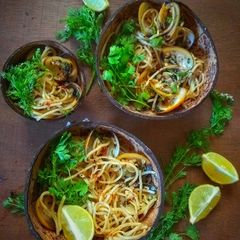 A picture of Spaghetti  with Clams and Garlic.