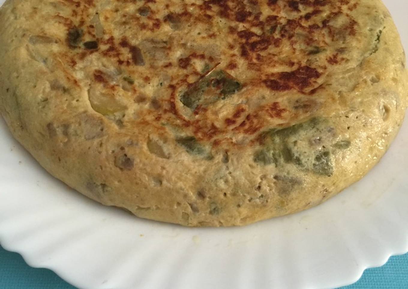 Tortilla de calabacín, berenjena y pimientos