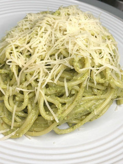Una foto de Pasta al pesto