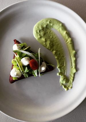 Una foto de Tetela de betabel relleno de huitlacoche