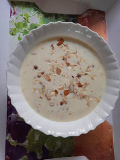 કેસર બાસુંદી (Kesar Basundi Recipe In Gujarati) રેસીપી મુખ્ય ફોટો