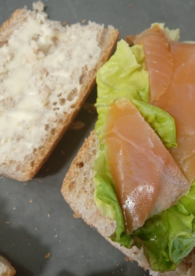 Una foto de Bocata de salmón