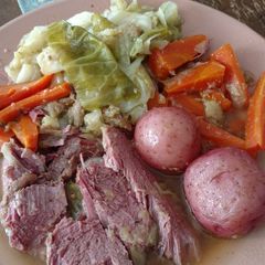 A picture of Corned Beef and Cabbage.