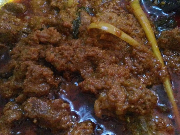 Bagaimana Menyiapkan Rendang daging sapi pedas yang Bisa Manjain Lidah