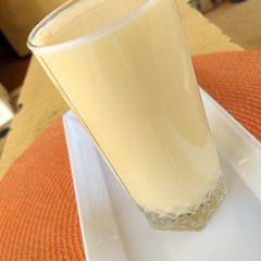 A picture of Pineapple èt Banana.