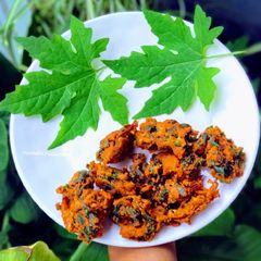 Bitter Gourd leaves Pakoda A picture of Bitter Gourd leaves Pakoda.