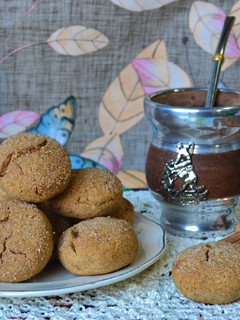 Una foto de Galletas integrales de canela rellenas con dulce de membrillo🫢