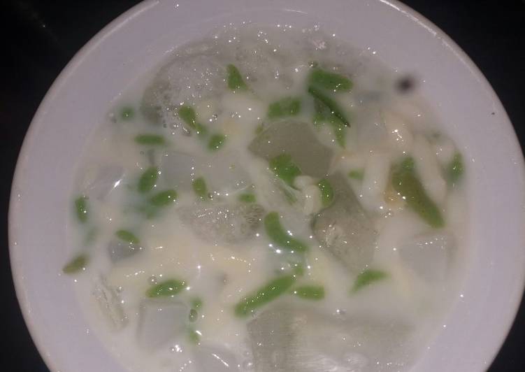 Es nata coco campur cendol beras