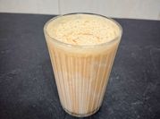Una foto de cafe helado en la licuadora