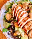 Salad Phi Lê Gà Áp Chảo Sốt Mè Rang