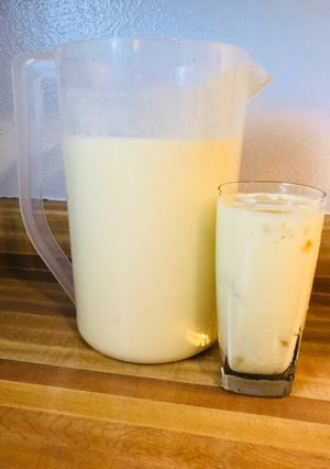 Una foto de Agua de horchata de mango