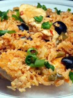 A picture of One Pot Rice with Chicken.