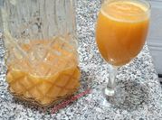 Une photo de carottes et miel