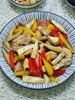 黑胡椒醬炒蔬菜雞胸肉 的食譜成品照片