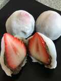 Daifuku de Fresa ~Pastelito de Arroz con Pasta de Frijol Dulce Estilo Japonés~