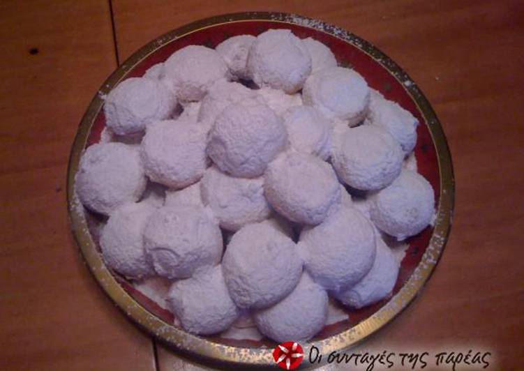 The authentic kourabiedes from N. Karvali