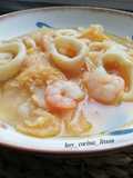 Repollo guisado con calamares y gambas