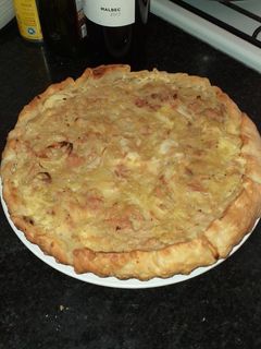 Una foto de Tarta de cebolla y atún