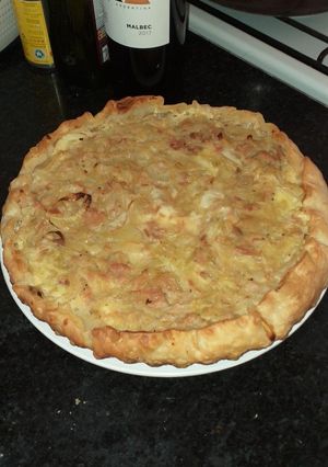 Una foto de Tarta de cebolla y atún