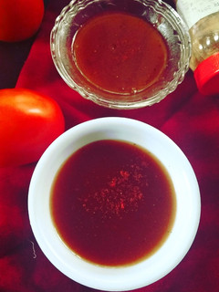 ટામેટા પાવડરની ખાટી મીઠી ચટણી (Tomato Powder Chutney Recipe In Gujarati) રેસીપી મુખ્ય ફોટો