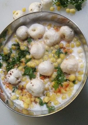 A picture of Makhana Boondi Raita.