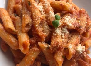 Tonhalas paradicsomos penne recept fotója