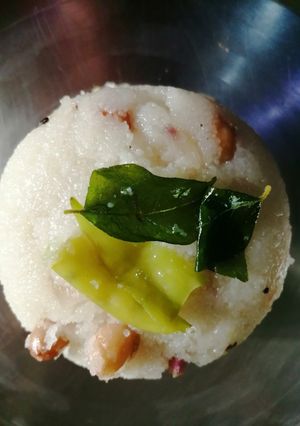 A picture of Simple Suji Upma.