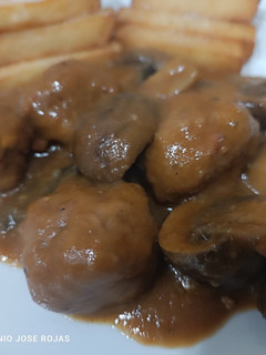 Una foto de Albóndigas en salsa