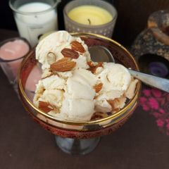 A picture of Crunch Ice Cream.