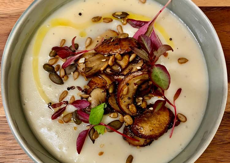 Garlicky potato soup with garlic mushrooms