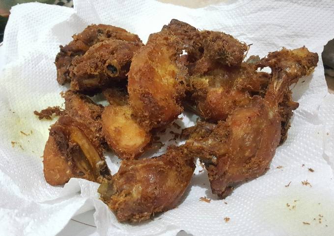 Ayam goreng serundeng