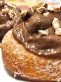 Pasta choux con crema pasticcera alla nocciola