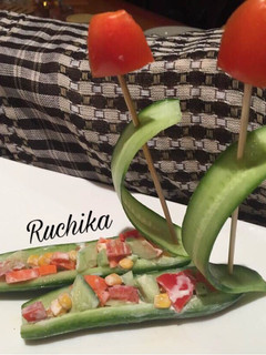 A picture of Cucumber Boats.
