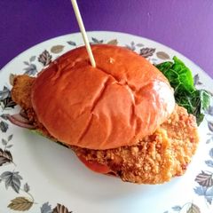 A picture of Buttermilk chicken burger.