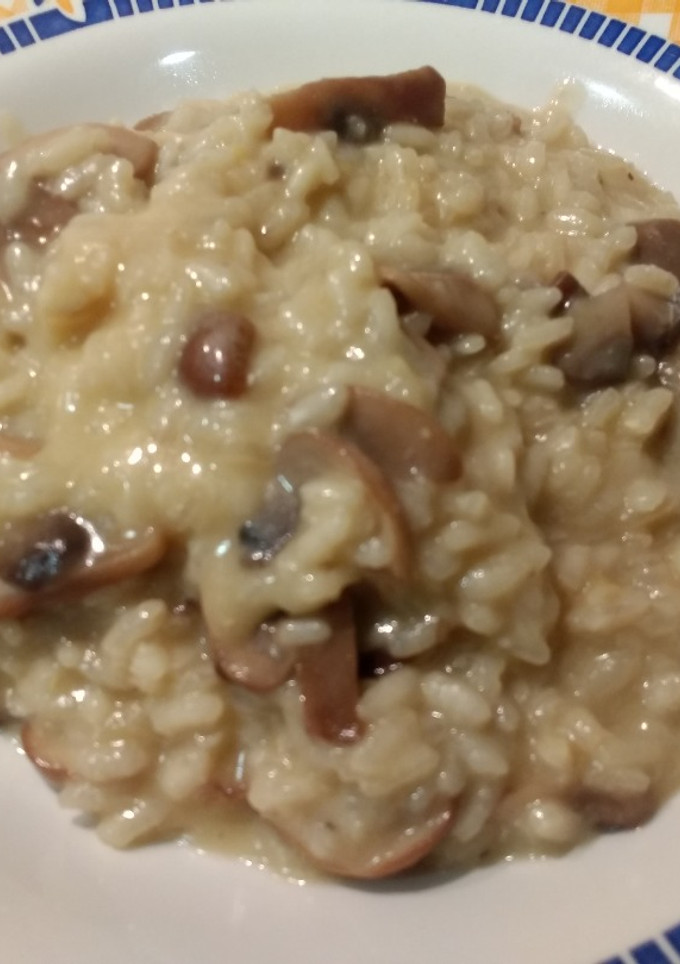 Una foto de Risotto de setas, champiñones y parmesano