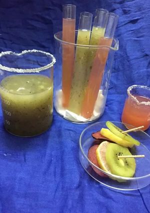 रंगीन टेस्ट ट्यूब शॉट्स(rangeen tastetube shots recipe in hindi) रेसिपी मुख्य फोटो