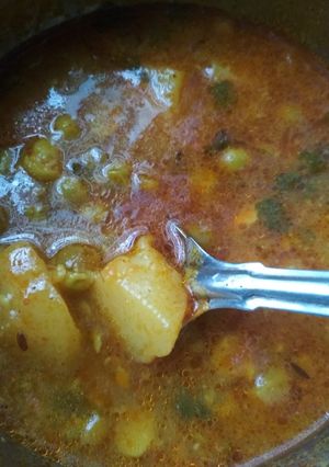 A picture of Aalu matar ki sabji.