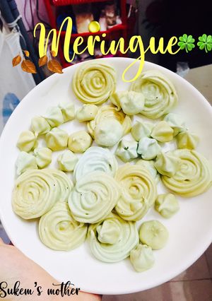 Hình của món Meringune cookies (bánh lòng trắng).
