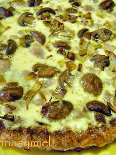 Una foto de Quiche con secreto, queso de cabra y champiñones