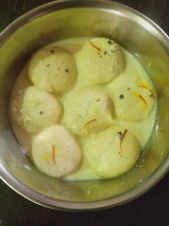 રસમલાઈ (Rasmalai Recipe In Gujarati) રેસીપી મુખ્ય ફોટો