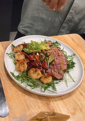 Hình của món Beef & Reef Salad.