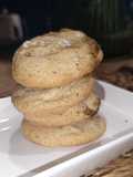 Cookies de mantequilla tostada rellenas de crema de pistacho